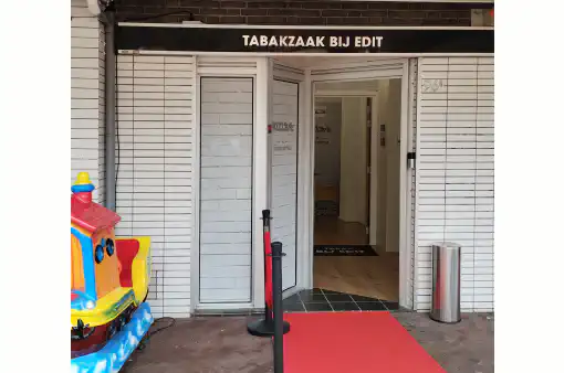 Tabakzaak bij Edit